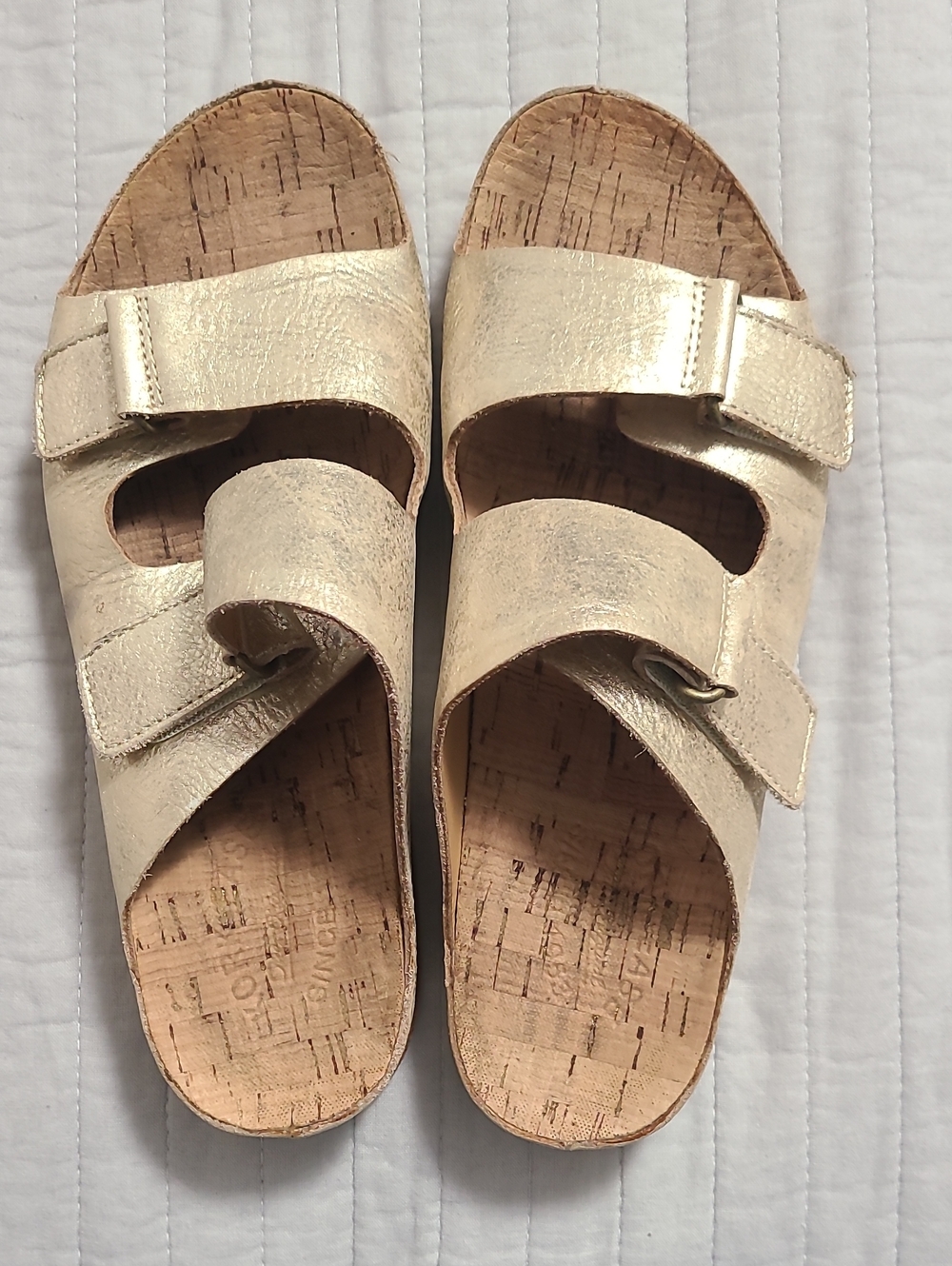 Korks Ease Women's Double Strap Platform Gold Sandals Sz 9M